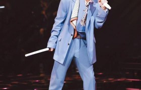 古巨基《我们的歌》首唱 与张远全新演绎金曲《情歌王》